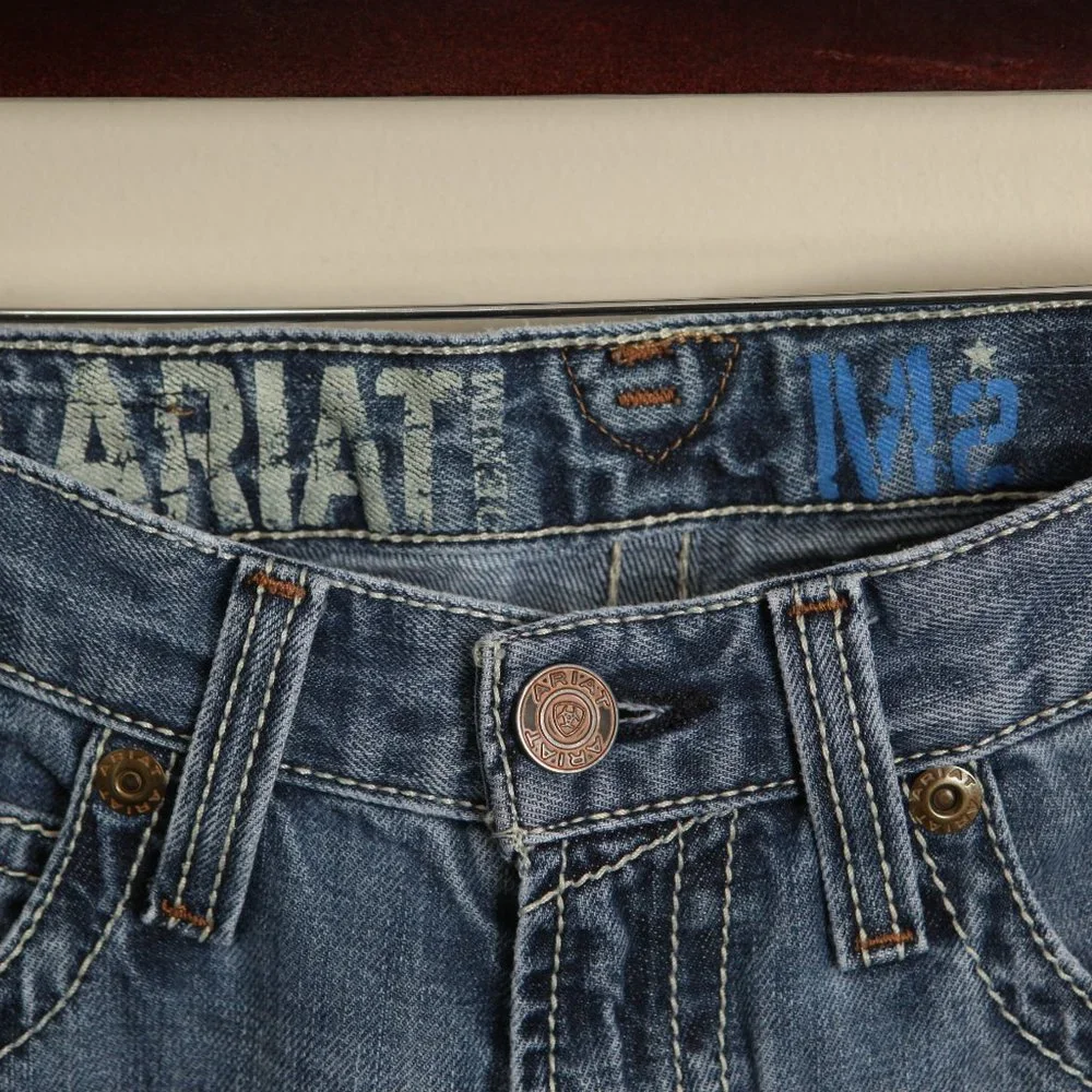 Ariat Men's light blue relaxed bootcut mid rise M2 blue Jeans 31 X 36 - Picture 3 of 7